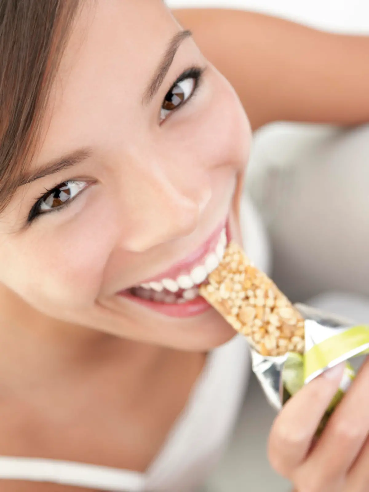 Energieriegel,Powerriegel,Sport,Energie,Kohlenhydrate,Müsliriegel,Frau,Sportlerin,Sport,Snack