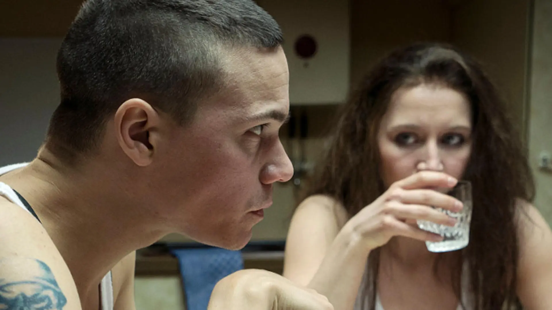 Beate Zschäpe (Anna Maria Mühe) und Uwe Böhnhardt (Sebastian Urzendowsky) im ersten Teil des Filmprojekts "Mitten in Deutschland: NSU"