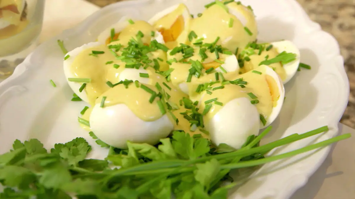 Yummy! Sauce Hollandaise und Eier im Glas Ostern vorbei und noch Eier übrig?