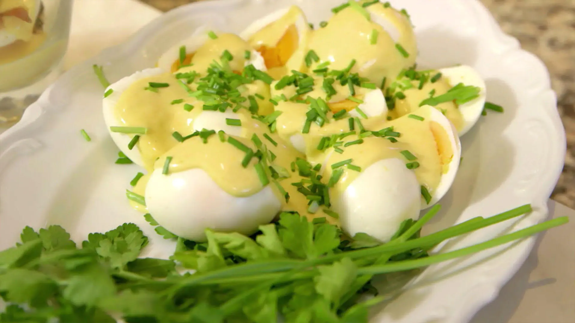 Yummy! Sauce Hollandaise und Eier im Glas Ostern vorbei und noch Eier übrig?