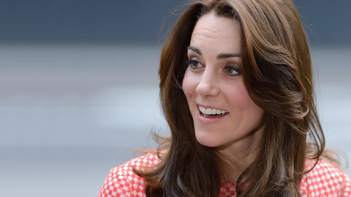 The Duke and Duchess of Cambridge visit the mentoring programme of the XLP project at London Wall, which supports young people who are facing emotional, behavioural and relational challenges in London, UK, on the 11th March 2016.