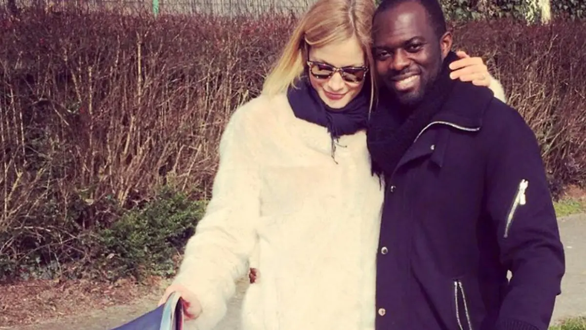 Mit diesem niedlichen Foto verkündete Hans Sarpei die Baby-Neuigkeiten auf Facebook