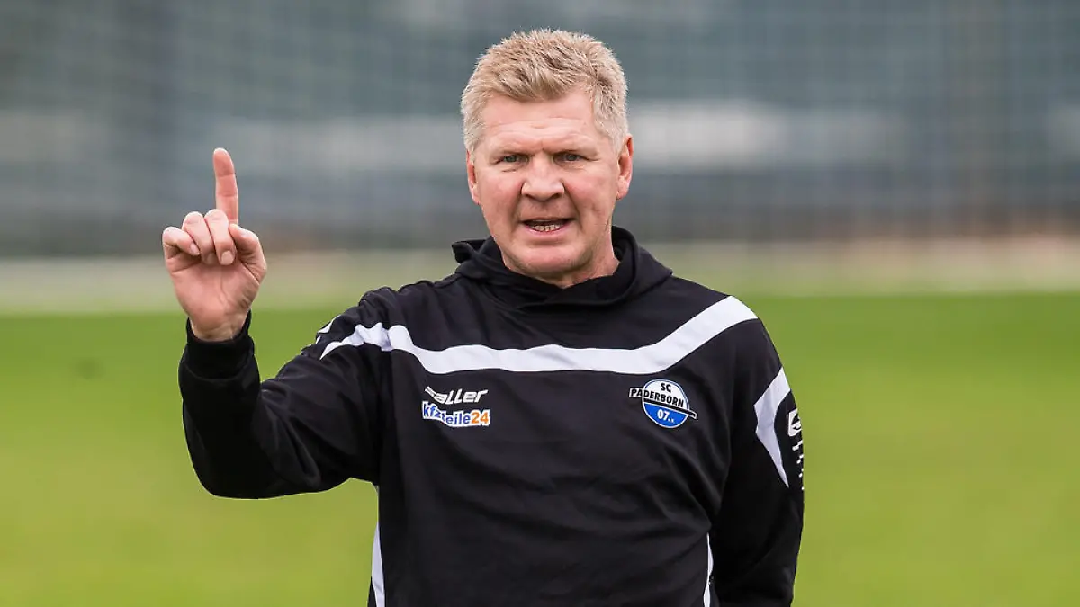 Zeit für einen Neustart? Stefan Effenberg ist seinen Job als Trainer beim SC Paderborn los