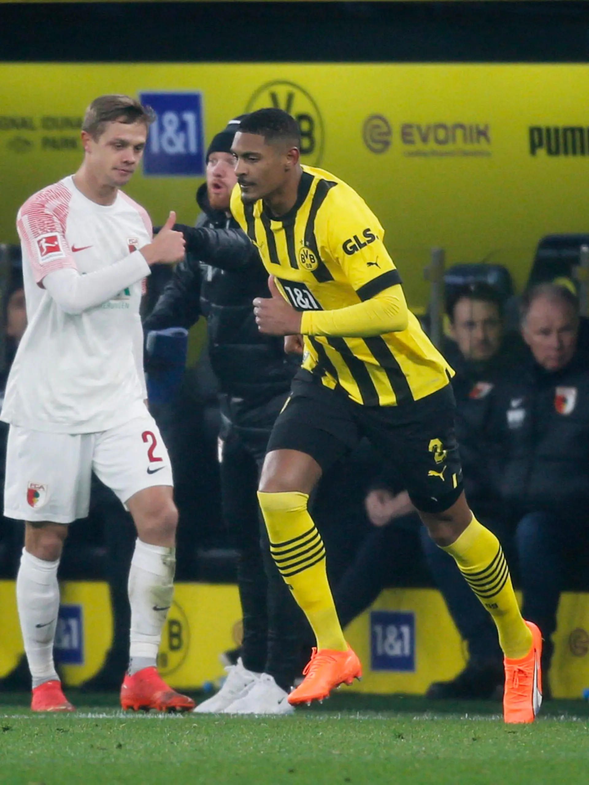 Soccer Football - Bundesliga - Borussia Dortmund v FC Augsburg - Signal Iduna Park, Dortmund, Germany - January 22, 2023 Borussia Dortmund's Sebastien Haller comes on as a substitute REUTERS/Leon Kuegeler DFL REGULATIONS PROHIBIT ANY USE OF PHOTOGRAPHS AS IMAGE SEQUENCES AND/OR QUASI-VIDEO.