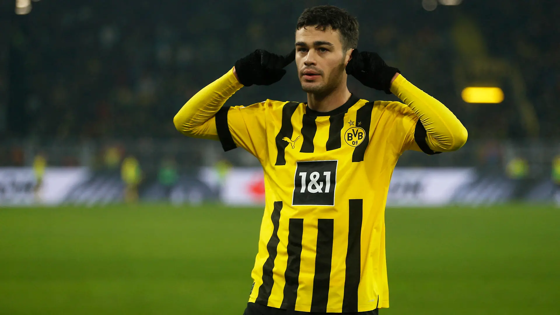 Soccer Football - Bundesliga - Borussia Dortmund v FC Augsburg - Signal Iduna Park, Dortmund, Germany - January 22, 2023 Borussia Dortmund's Giovanni Reyna celebrates scoring their fourth goal REUTERS/Leon Kuegeler DFL REGULATIONS PROHIBIT ANY USE OF PHOTOGRAPHS AS IMAGE SEQUENCES AND/OR QUASI-VIDEO.