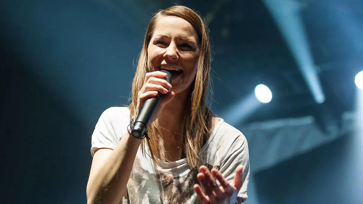 Die österreichische Pop-Rock-Sänger Christina Stürmer steht am 22. Februar 2016 im Palladium in Köln auf der Bühne. Konzert - Christina Stürmer in Kölnthe Austrian Pop Rock Singer Christina Striker is at 22 February 2016 in Palladium in Cologne on the Stage Concert Christina Striker in Cologne