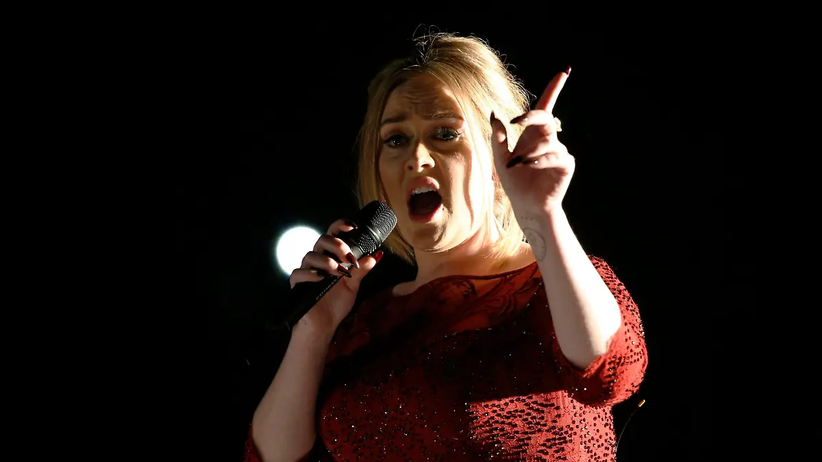 Singer Adele performs "All I Ask" on stage at the 58th Grammy Awards in Los Angeles, California February 15, 2016.  REUTERS/Mario Anzuoni