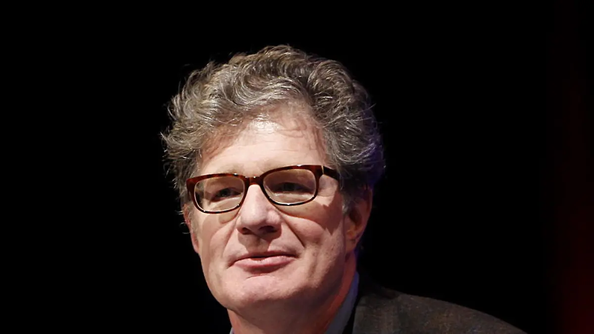 Bestsellerautor und Ex-Fernsehmoderator Roger Willemsen ist im Alter von 60 Jahren gestorben.