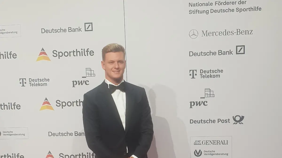 Mickkk beim Ball