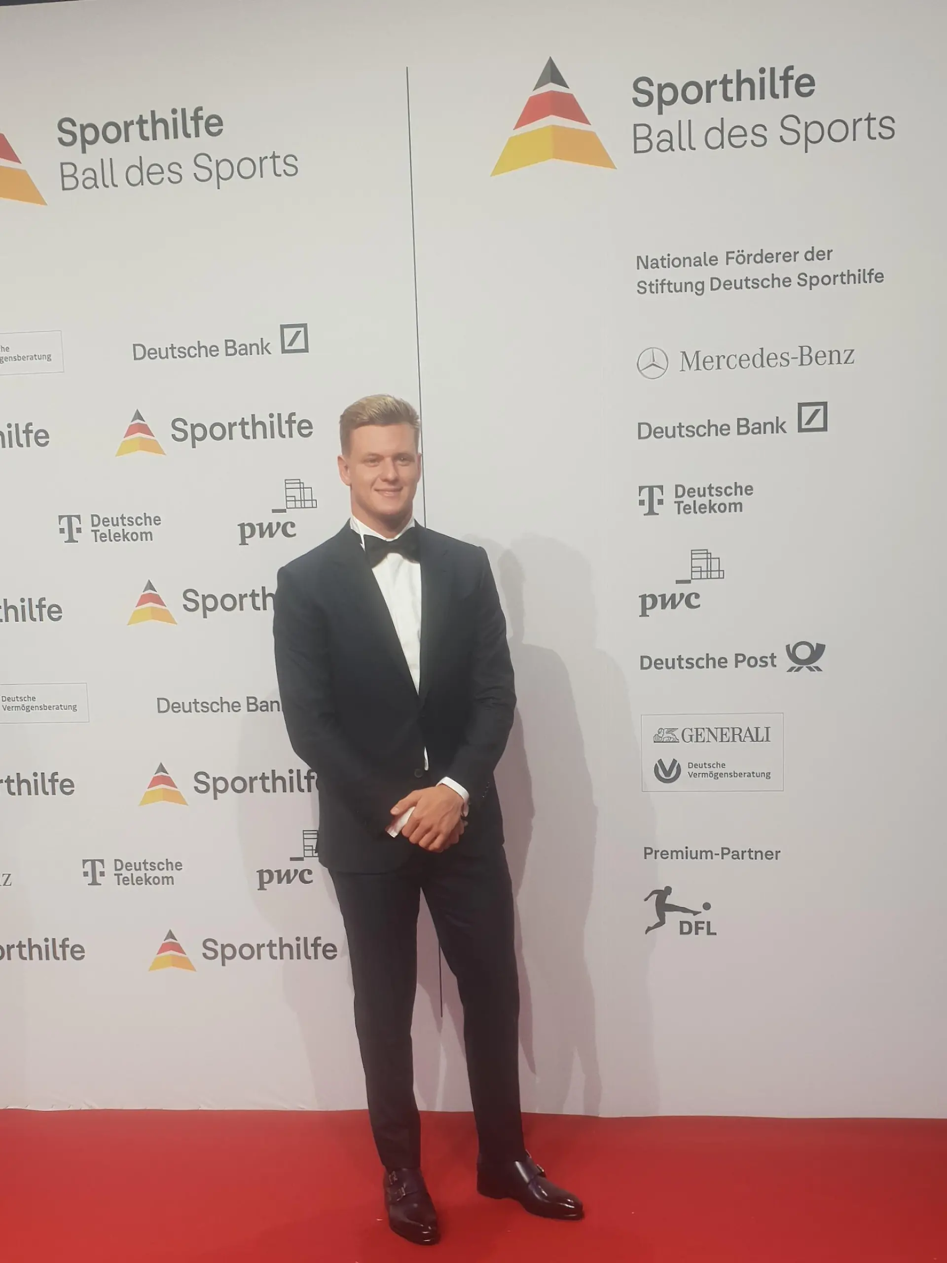 Mickkk beim Ball