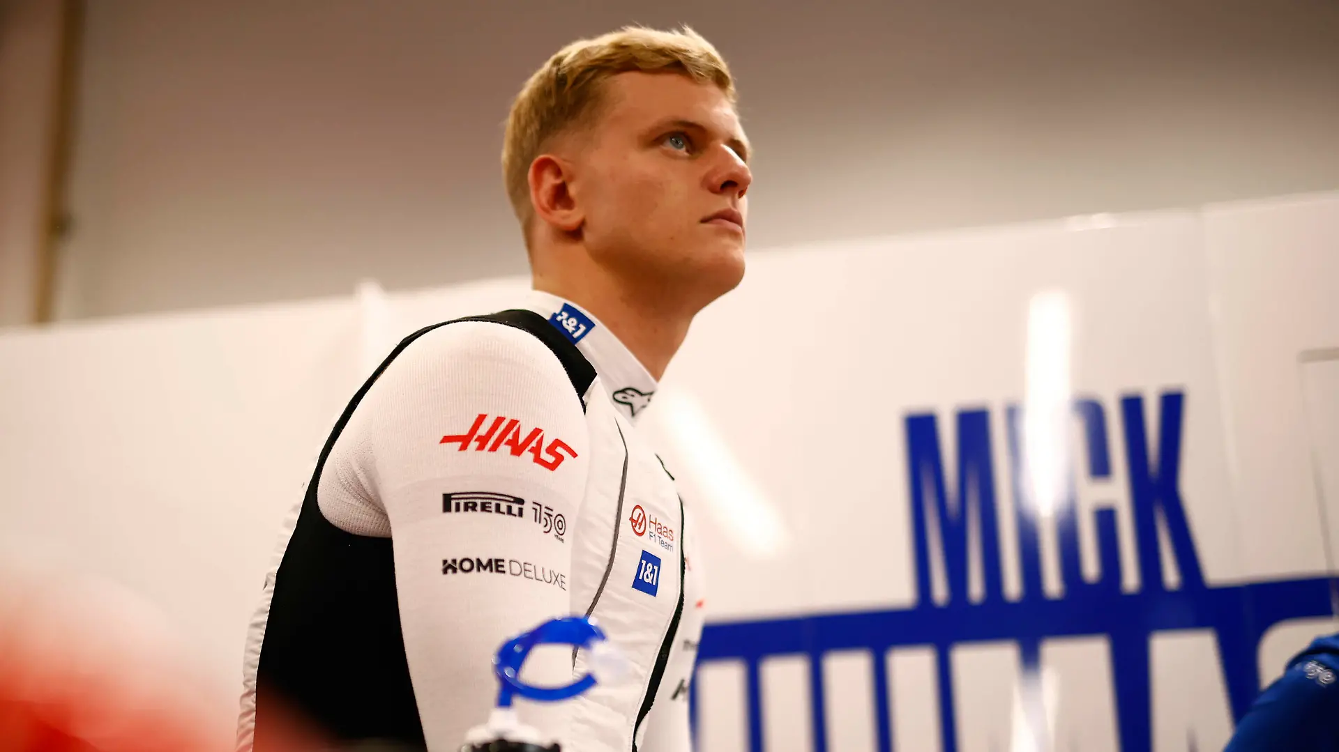Formula 1 2022: Singapore GP MARINA BAY STREET CIRCUIT, SINGAPORE - OCTOBER 01: Mick Schumacher, Haas F1 Team during the Singapore GP at Marina Bay Street Circuit on Saturday October 01, 2022 in Singapore, Singapore. Photo by Andy Hone / LAT Images Images PUBLICATIONxINxGERxSUIxAUTxHUNxONLY F12217_045907_ONZ6265