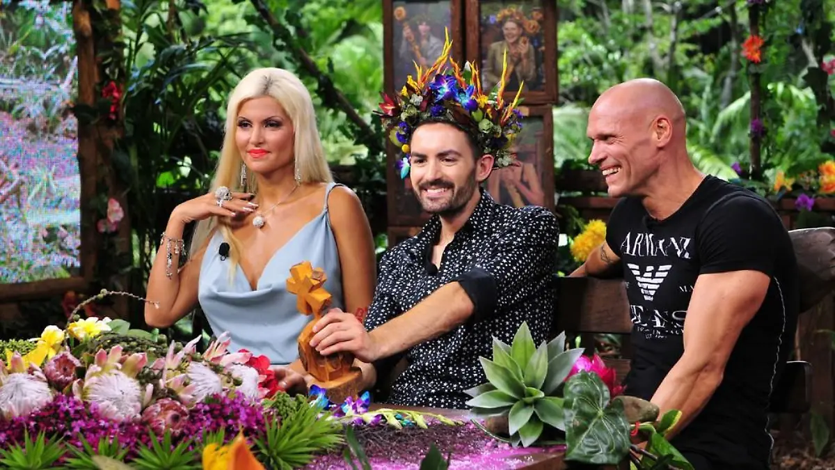 Die drei Finalisten Sophia Wollersheim, Menderes Bagci und Thorsten Legat (r.)