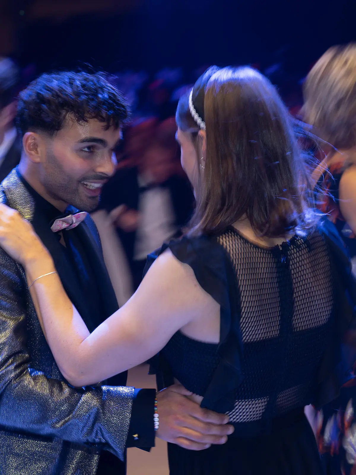 Younes Zarou, Influencer, tanz während des 52. Ball des Sports der Stiftung Deutsche Sporthilfe in der Festhalle Frankfurt mit Ricarda Funk, Kanutin.