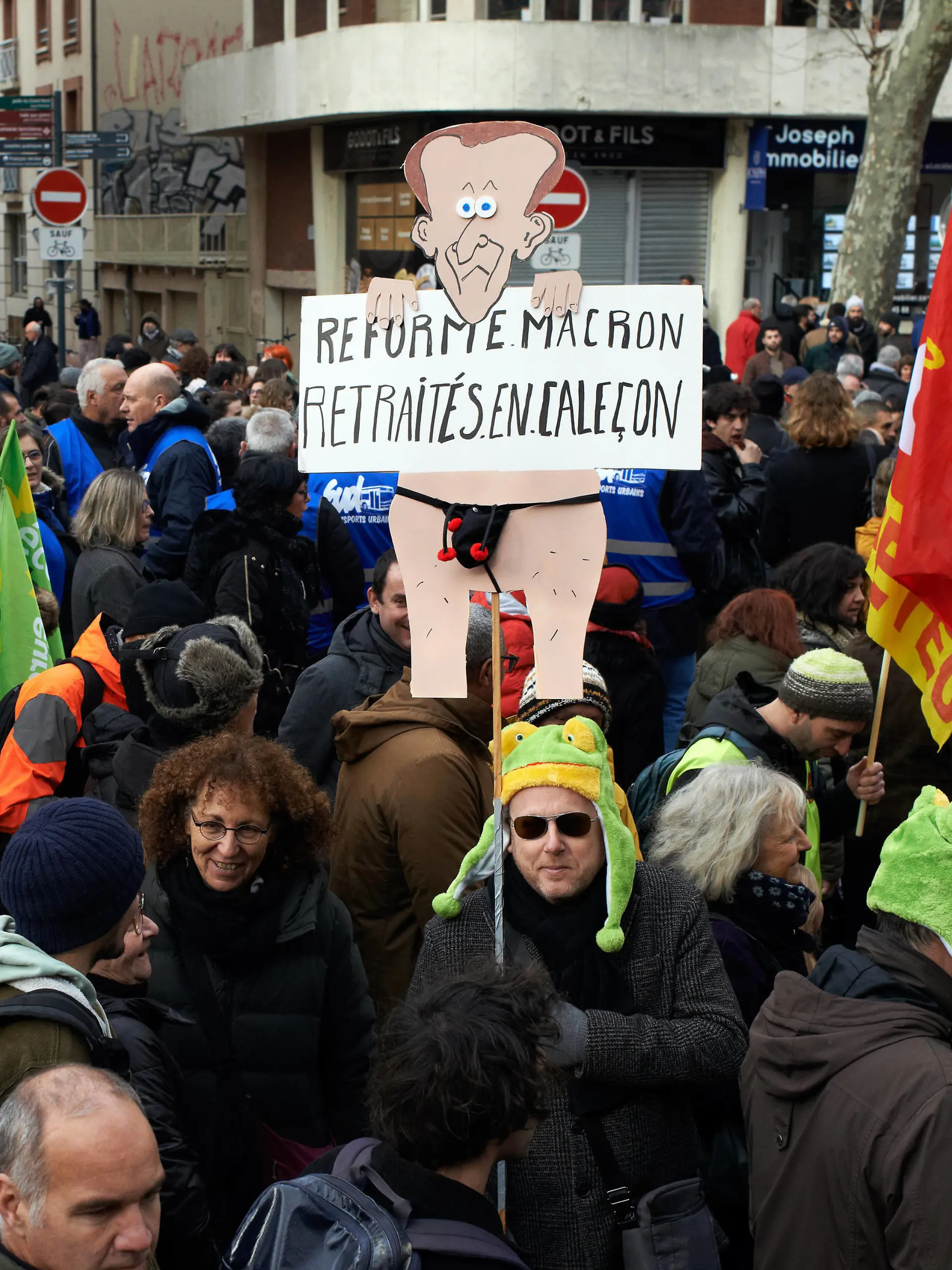 Toulouse: French Workers Strike Nationwide, Saying NO To Macron s Pension Reform A protester holds a puppet depicting Macron and reading Macron s reform, retired people in trunks . More than 50.000 people took to the streets in toulouse against the planned reform of pension and retirement age. France s labour unions have made a rare joint call for a day of major strike action and protests across France against plans by President Emmanuel Macron s government to reform the pension system and raise the retirement age to 64 from 62, a move opinion polls show is opposed by a vast majority 93% of workers already facing a cost-of-living crisis. Nearly all sectors unions called for this strike and protest : mining and energy, health, schooling PUBLICATIONxNOTxINxFRA Copyright: xAlainxPittonx originalFilename: pitton-notitle230119_npTtq.jpg