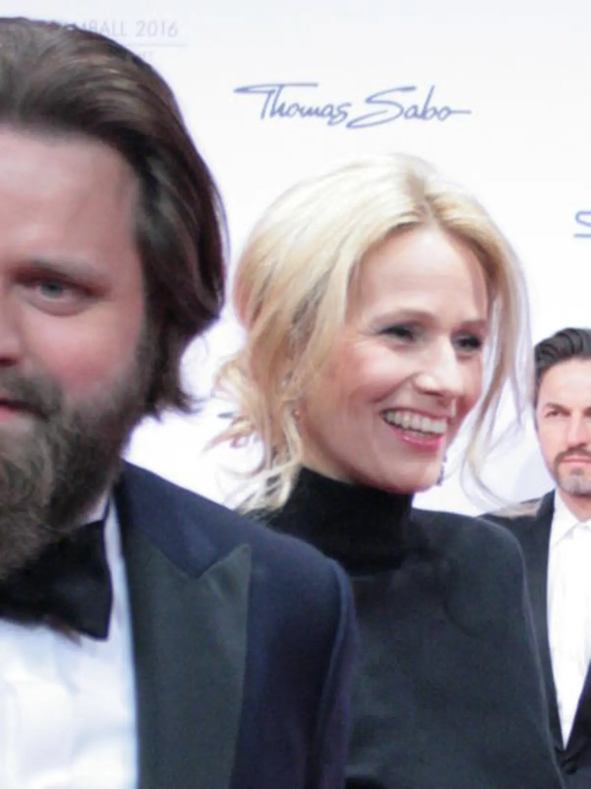 Antoine Monot, Jr. (l.) mit seinem "Schatz" Stefanie Sick (Mitte) beim Deutschen Filmball in München