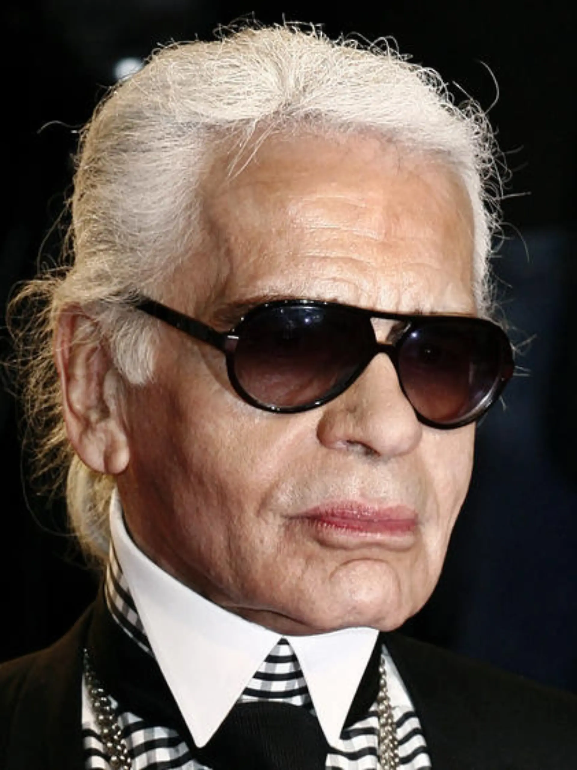Um seine Finanzen kümmert sich Karl Lagerfeld laut eigener Aussage nicht selbst