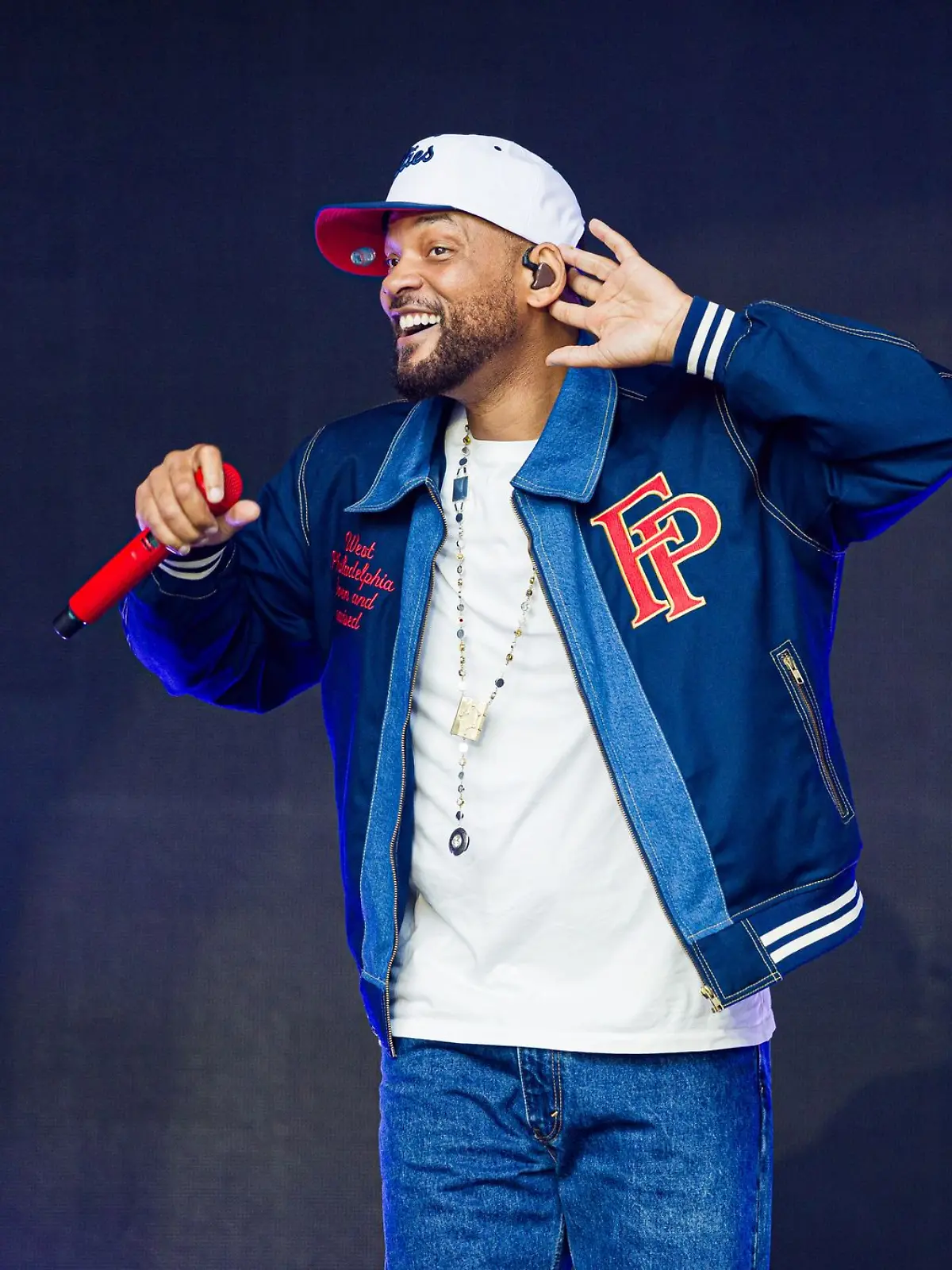 Bild zu: "Achtung rutschig! Will Smith legt sich bei Konzert fast auf die Nase"