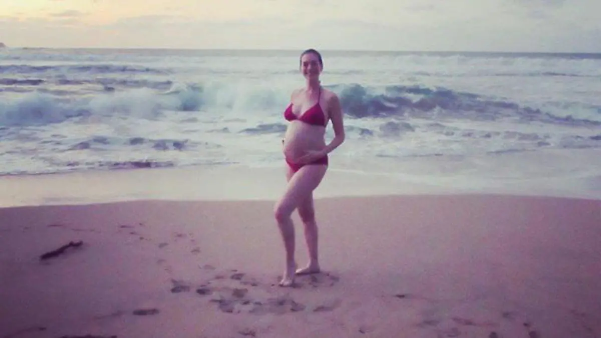 Die werdende Mama Anne Hathaway strahlt vor Glück