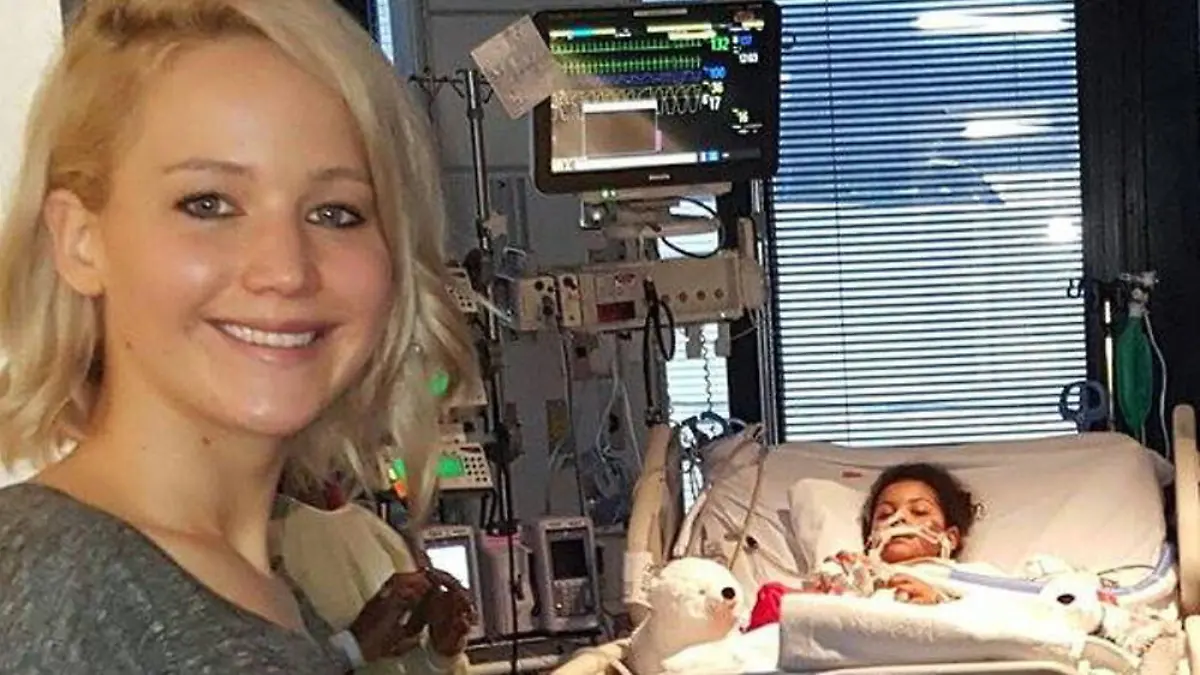 Jennifer Lawrence besuchte vor Weihnachten kranke Kinder