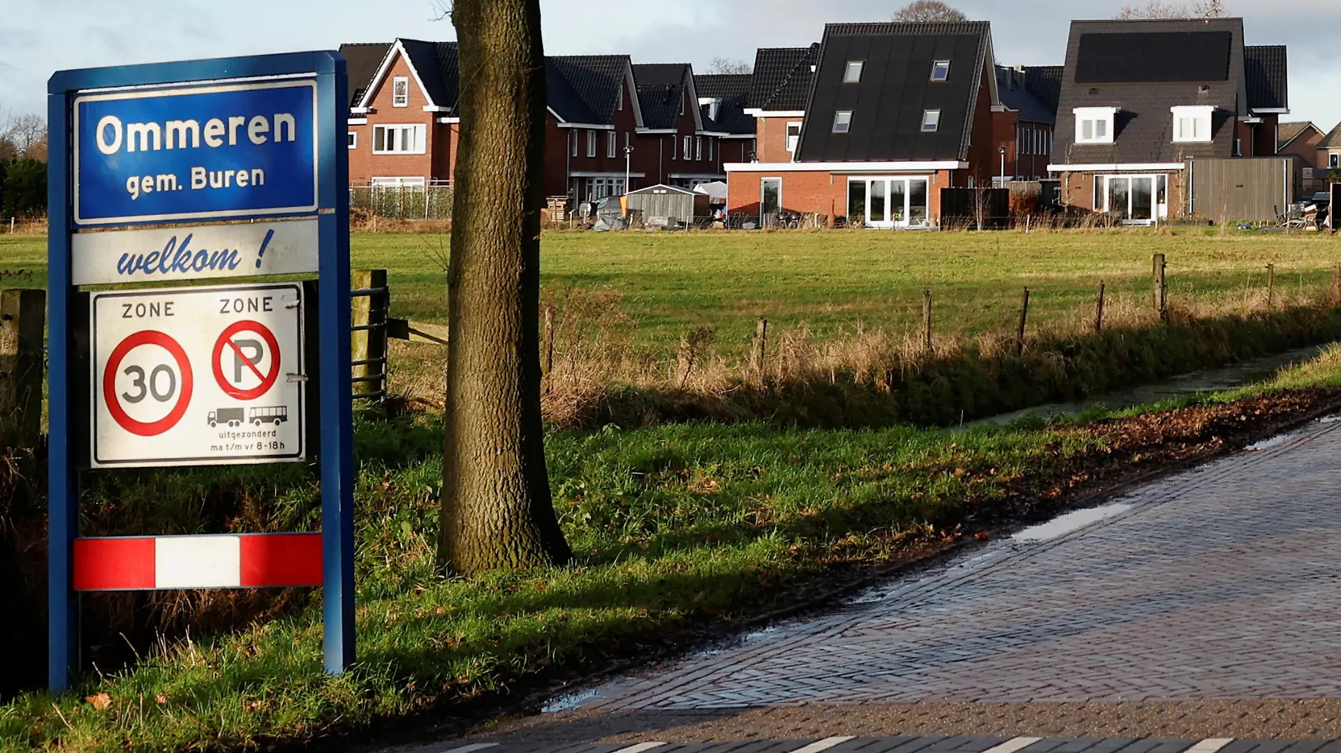 A general view of a street in the Dutch village of Ommeren, Netherlands January 6, 2023. REUTERS/Piroschka van de Wouw