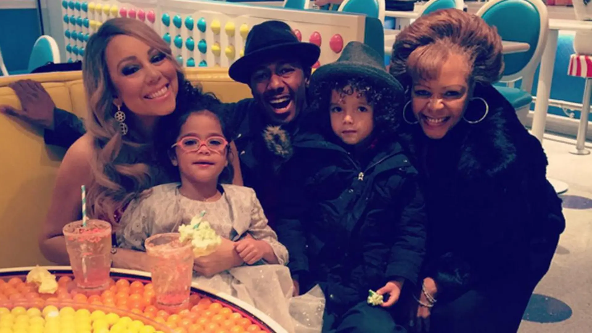 Happy Family: Mariah Carey und Nick Cannon mit ihren Zwillingen und deren Großmutter