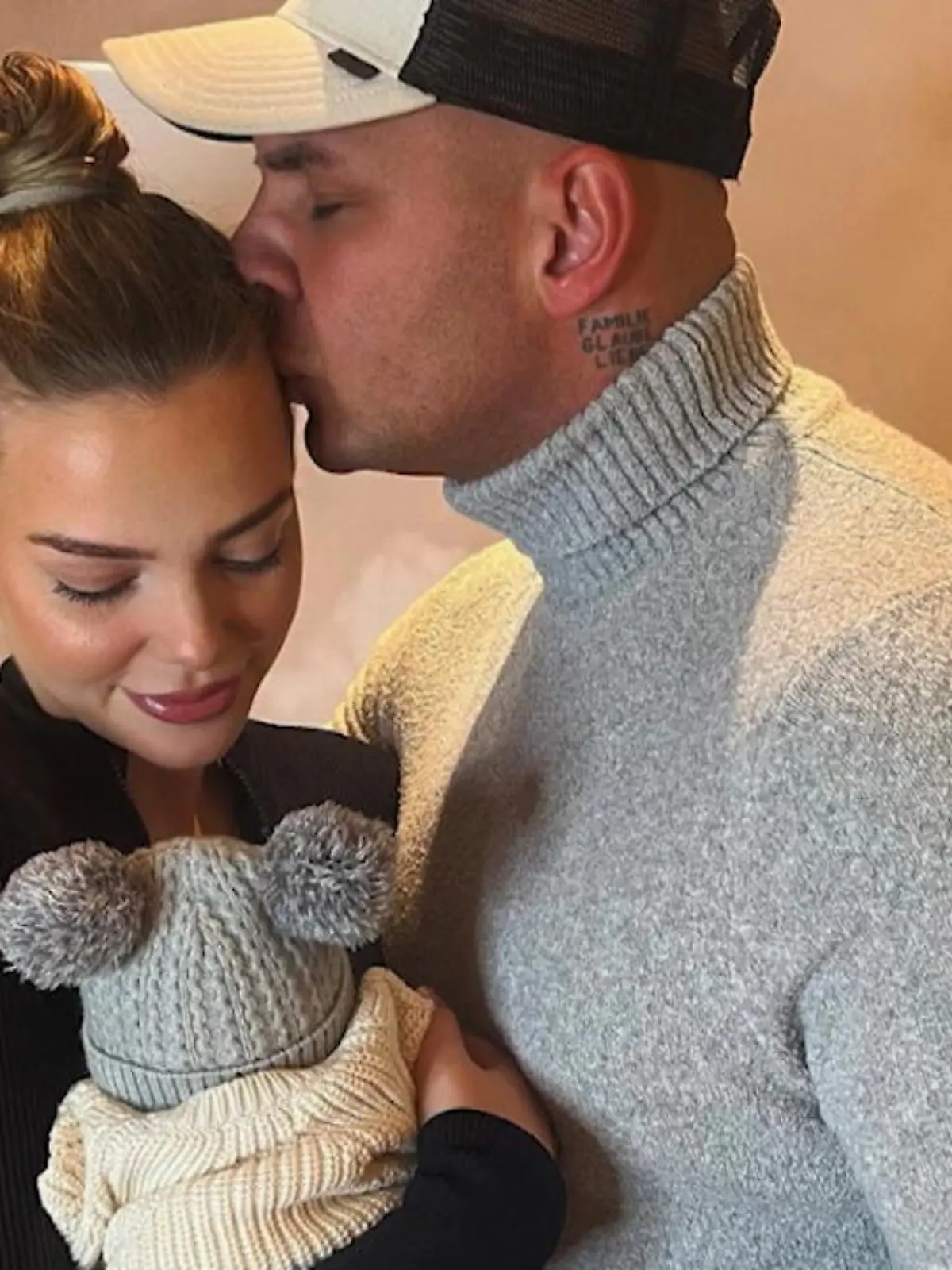 Es ist das erste gemeinsame Foto zu dritt: Pietro, seine Laura und ihr kleiner Sohn Leano Romeo. Der Sänger und die Influencerin sind seit dem Sommer 2022 wieder ein Paar. Für Pietro ist es bereits das zweite Kind, der mittlerweile 7-Jährige Alessio hat nun einen Bruder bekommen. Die Familie freut sich sehr über ihren kleinen Nachwuchs.