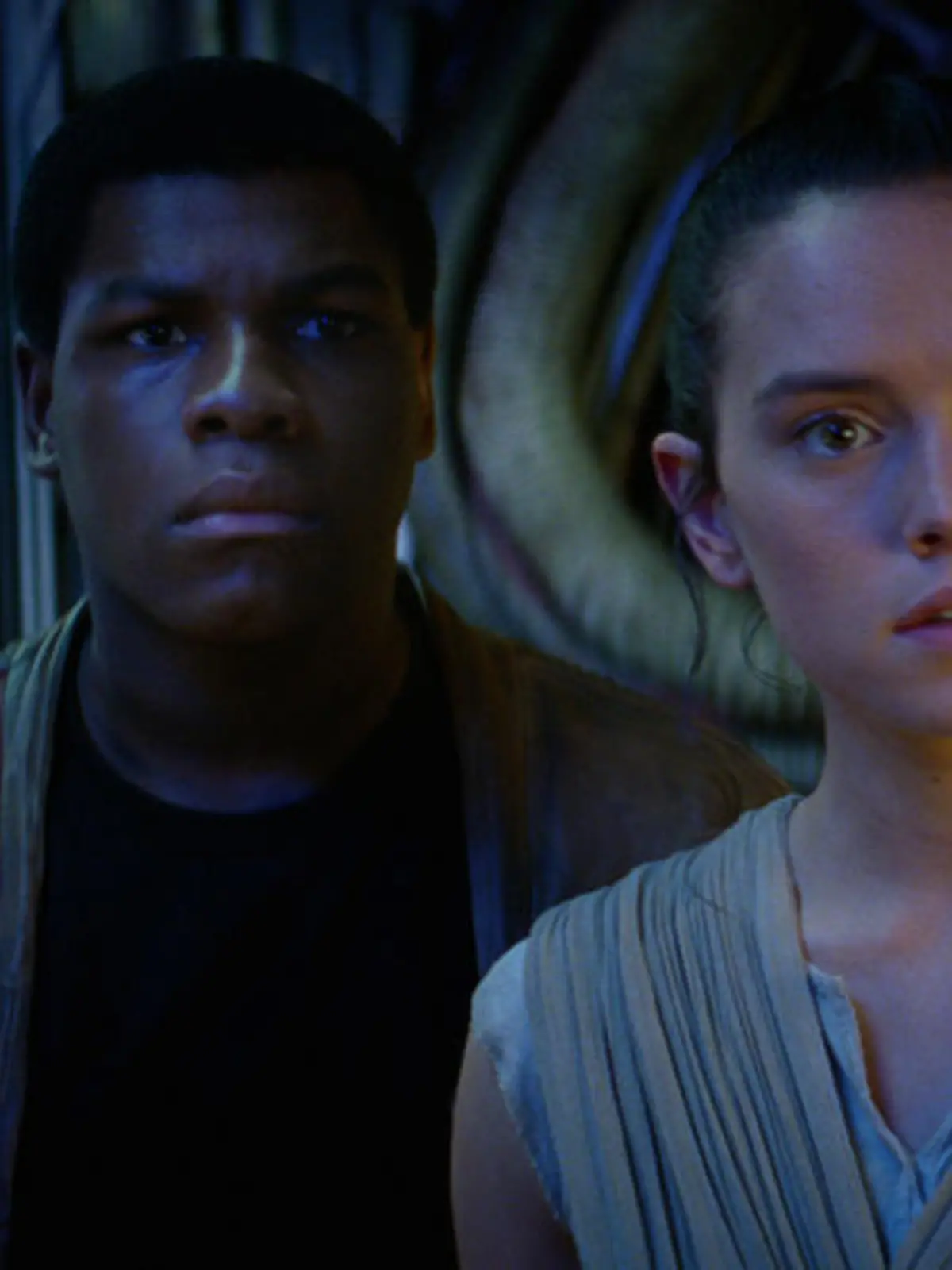 Die neuen "Star Wars"-Helden: Finn (l., John Boyega) und Rey (Daisy Ridley)