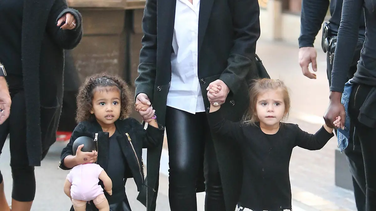 Kris Jenner, North West and Penelope Disick are seen in Los Angeles, CA.
<P>
Pictured: Kris Jenner, North West and Penelope Disick
<B>Ref: SPL1182174  231115  </B><BR/>
Picture by: SMX / Splash News<BR/>
</P><P>
<B>Splash News and Pictures</B><BR/>
Los Angeles:	310-821-2666<BR/>
New York:	212-619-2666<BR/>
London:	870-934-2666<BR/>
photodesk@splashnews.com<BR/>
</P>