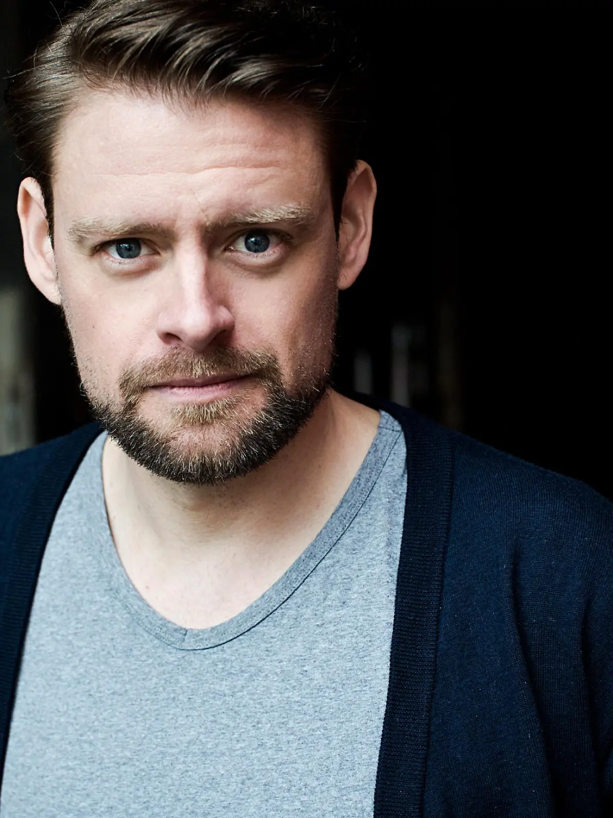 Schauspieler und Komiker Max Giermann (Foto) sitzt neben Schauspielerin, Comedian und Buchautorin Gaby Köster und Puppenspieler Martin Reinl in der Jury von "Die Puppenstars"