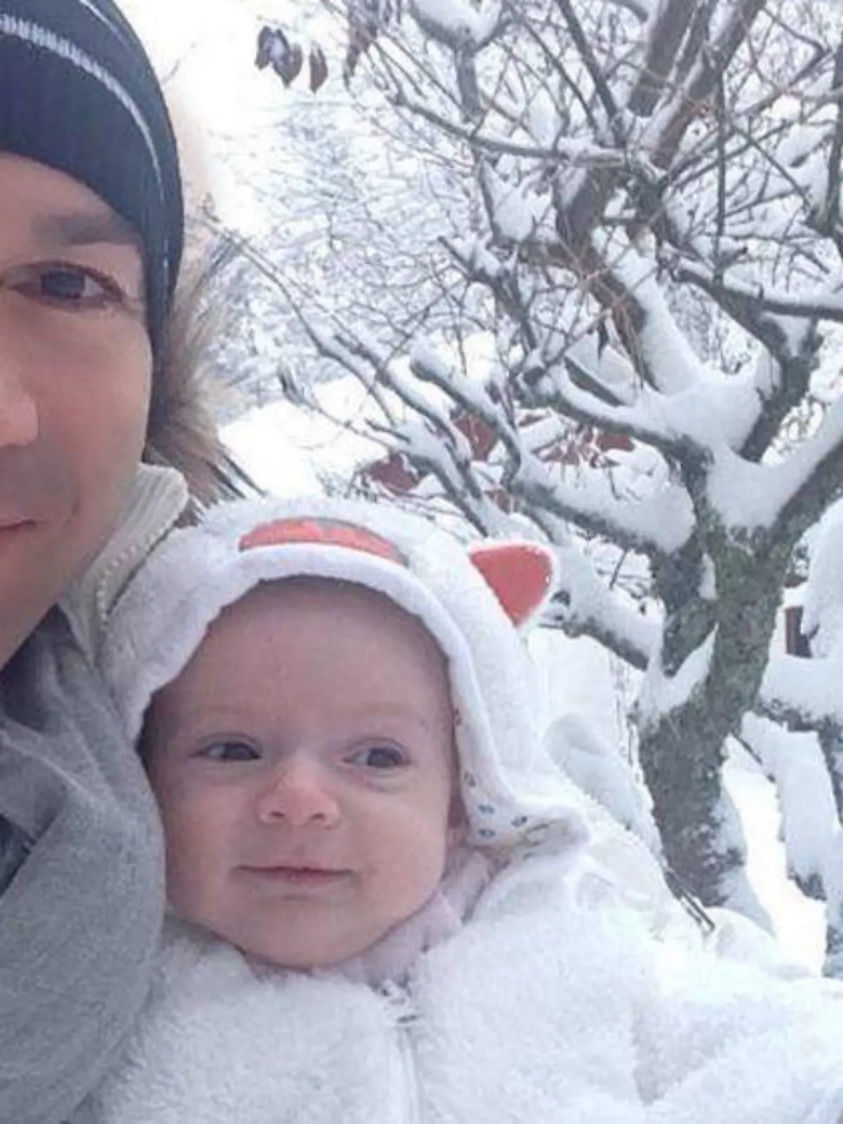 Lucas und Sophia Cordalis im Schnee