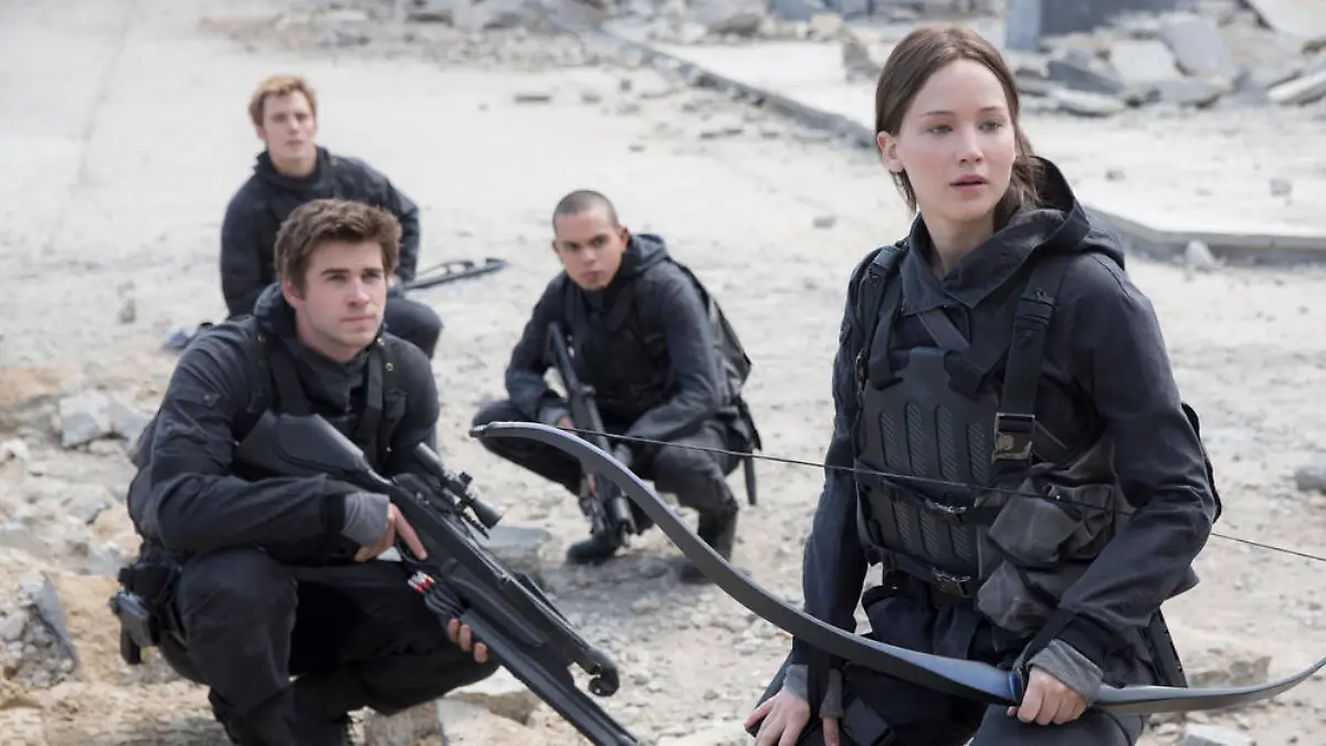 Jennifer Lawrence (r.) ist derzeit im vierten und letzten Teil der "Die Tribute von Panem"-Reihe zu sehen