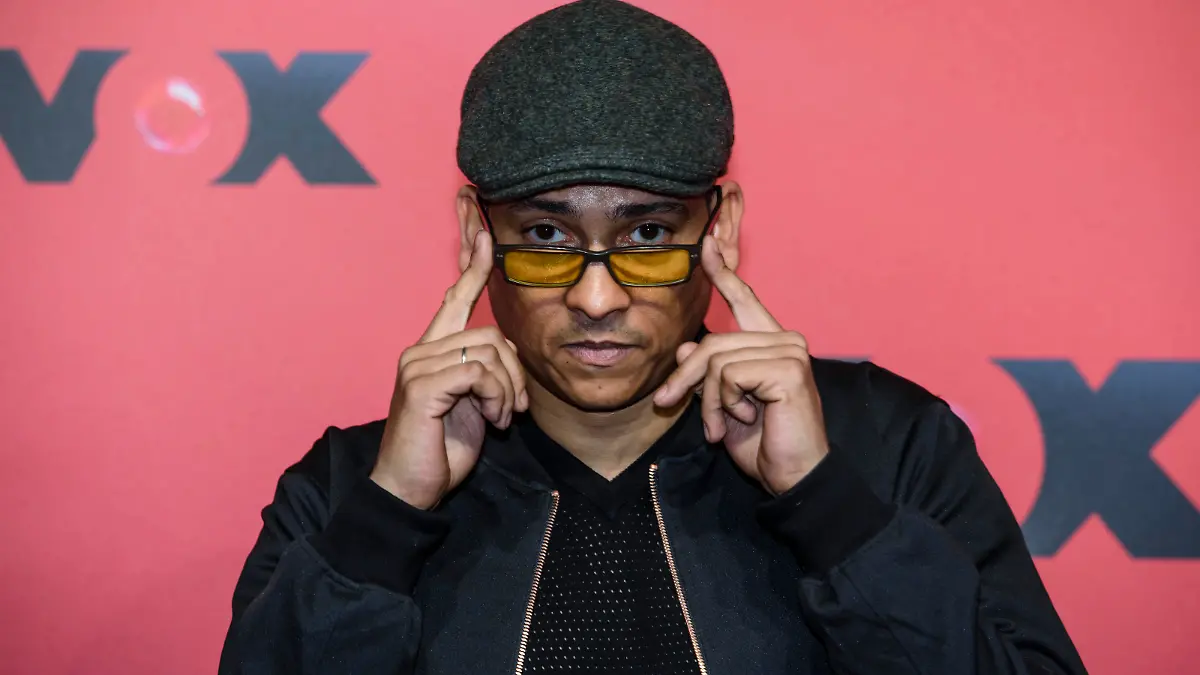 BERLIN, GERMANY - FEBRUARY 23: Xavier Naidoo attends a photocall for the TV show 'Sing meinen Song' on February 23, 2015 in Berlin, Germany. (Photo by Clemens Bilan/Getty Images)