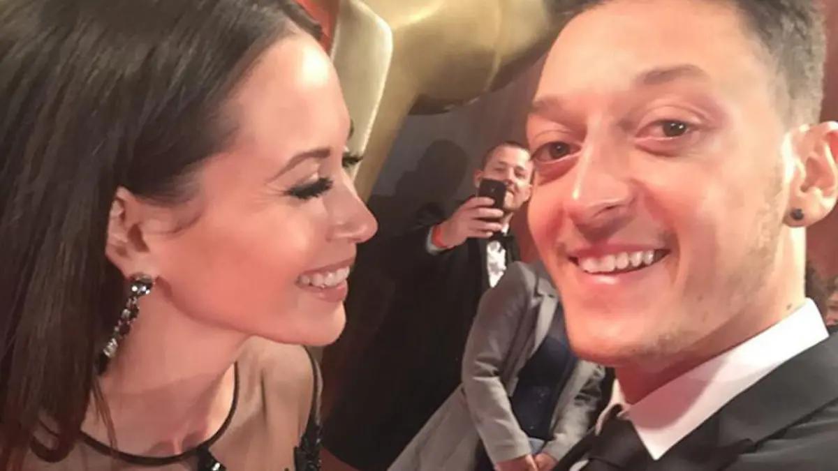 "Just the two of us..." - Dieses Foto postete Mandy Capristo von der Bambi-Verleihung auf Facebook