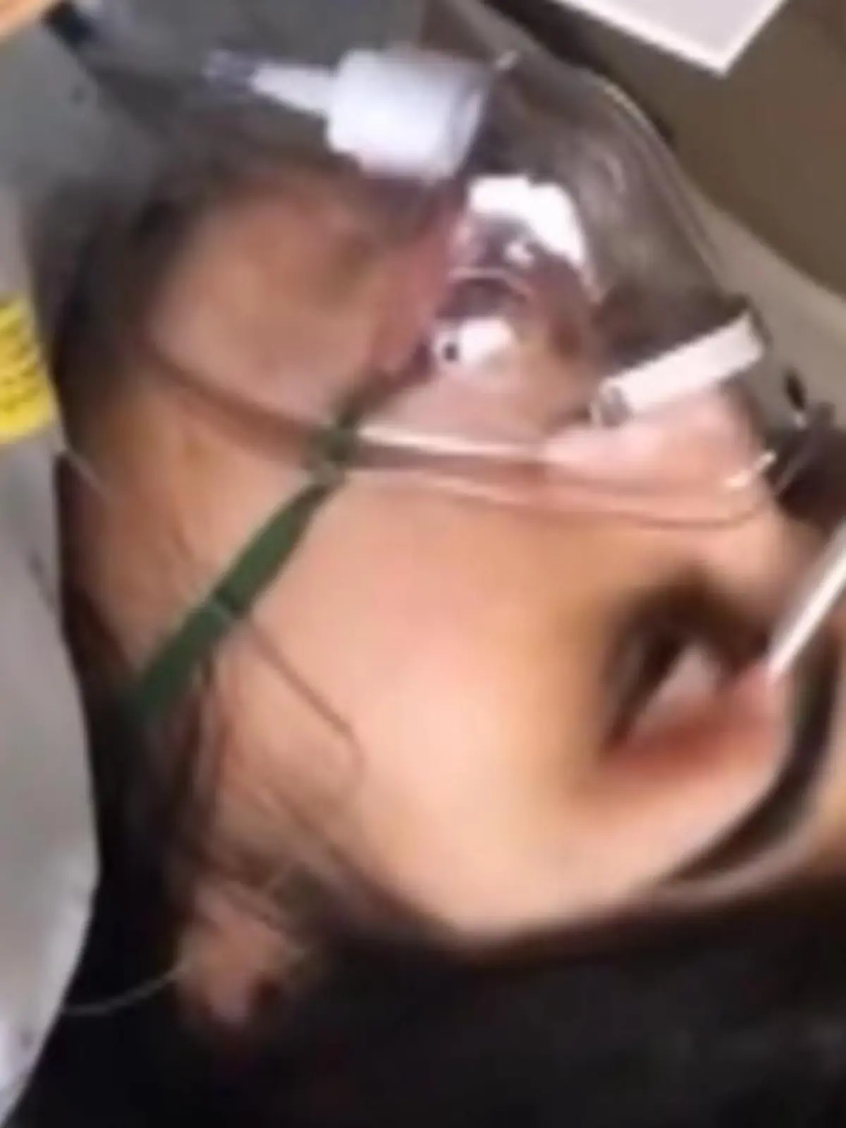 Wenn die Geburt zum Streaming-Event wird, dann muss das Make-up schließlich gut sitzen! Auf TikTok werden jetzt Make-up-Routinen während der Geburt gefeiert. Zwischen den Wehen mit Pinsel und Puder noch schnell schminken – und weiter geht‘s. Man will auf den Fotos im Familienalbum später immerhin gut aussehen. Eine Mami in spe beteuert sogar, dass der Glow selbst nach 24 Stunden im Krankenhaus und den ganzen Strapazen noch vorhanden war. So eine Geburt ist schon etwas ganz Besonderes. Da tut man heutzutage doch fast alles für das perfekte Foto oder etwa nicht?