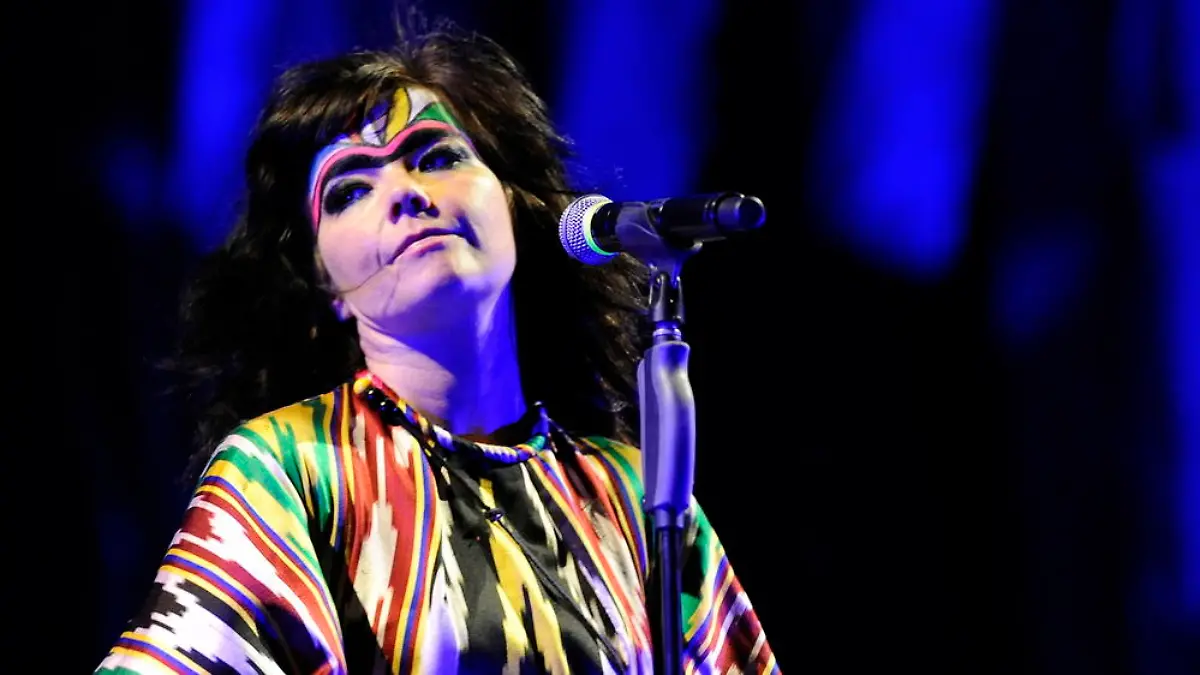 Björk bei einem Auftritt beim Melt-Festival in Gräfenhainichen