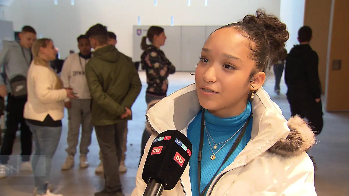 15-jährige Schülerin Amira