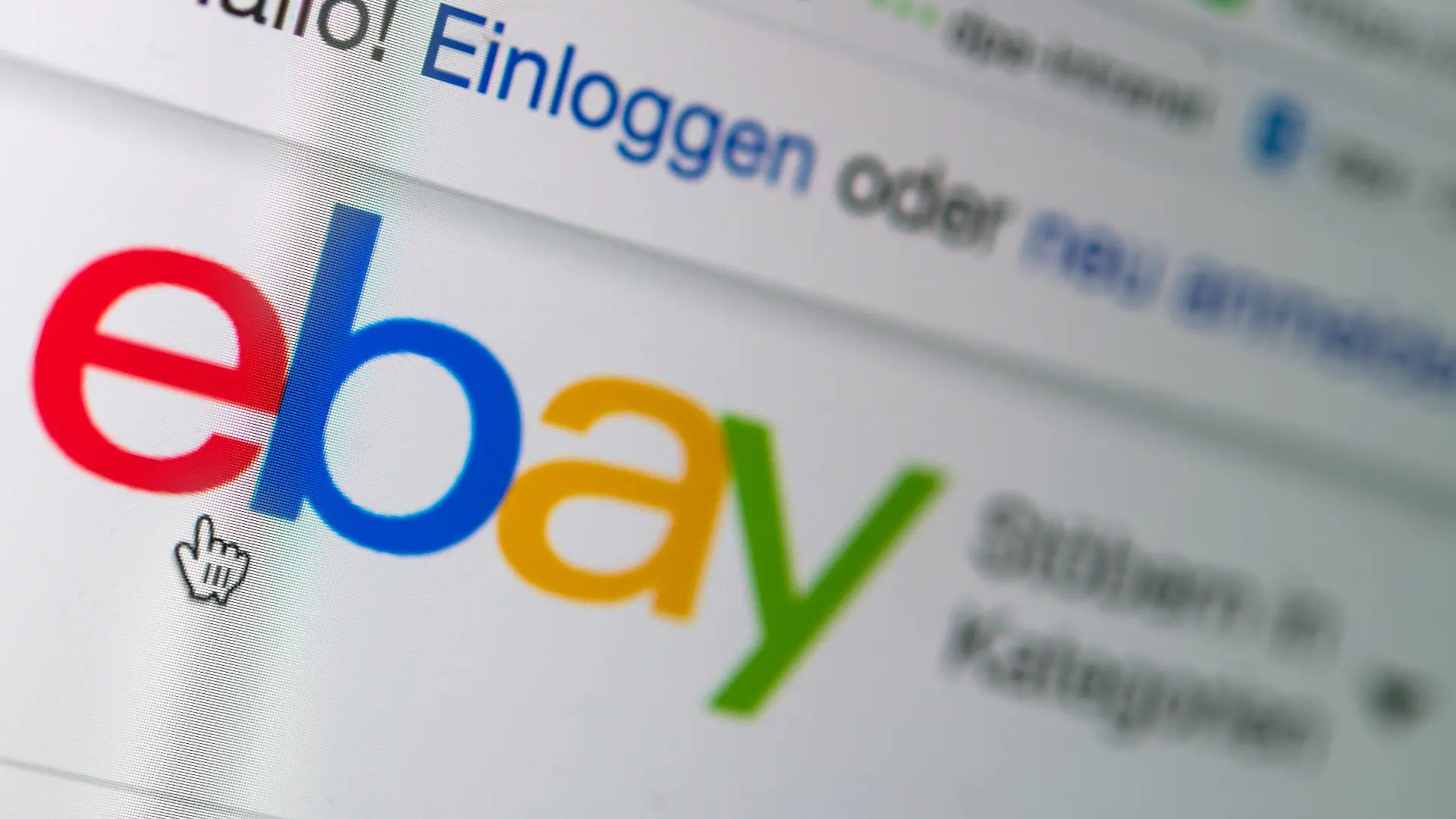 ARCHIV - 11.07.2018, Sachsen, Dresden: Das Logo von Ebay auf der Startseite der Internet-Verkaufsplattform. (zu dpa «eBay Kleinanzeigen führt Bezahlfunktion ein») Foto: Monika Skolimowska/ZB/dpa +++ dpa-Bildfunk +++