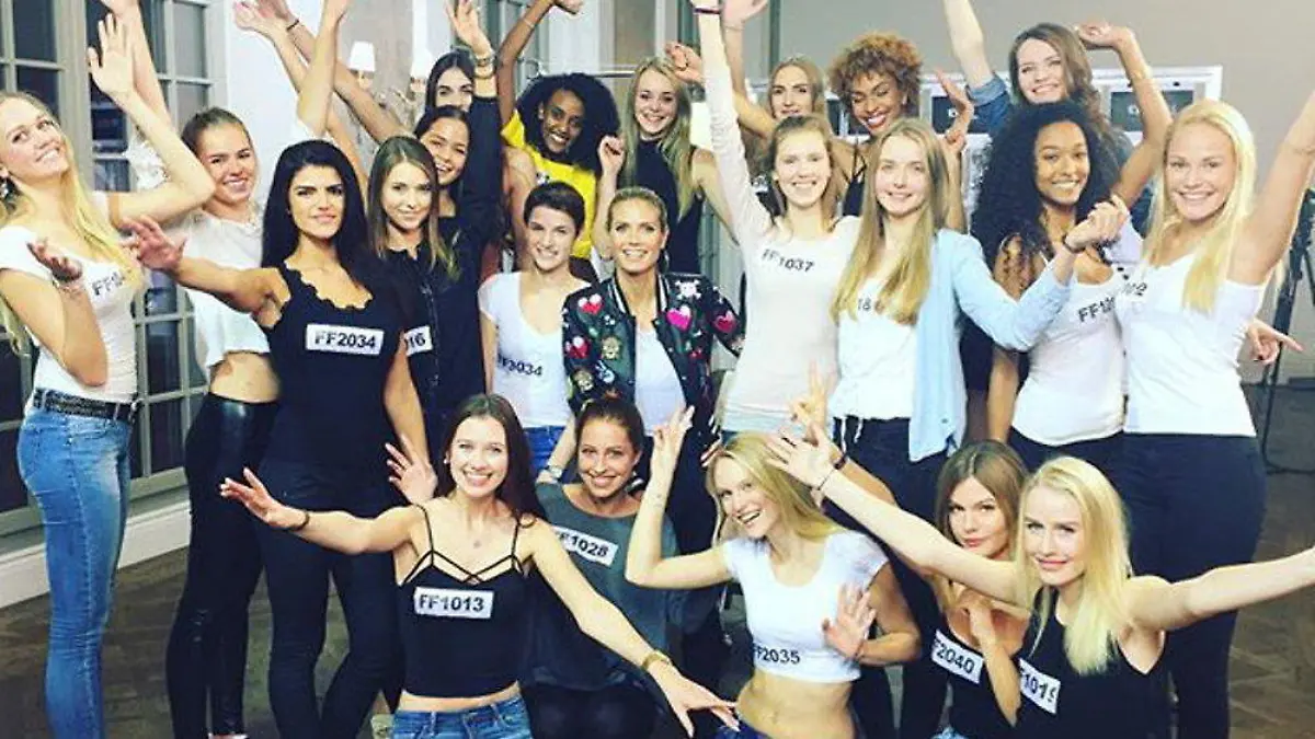 Heidi Klum präsentiert 21 Nachwuchsmodels, die sie beim Casting in Frankfurt gefunden hat