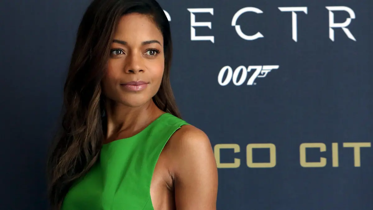 Actress Naomie Harris poses during a photocall for the new James Bond 007 film "Spectre" in Mexico City, November 1, 2015. REUTERS/Ginnette Riquelme