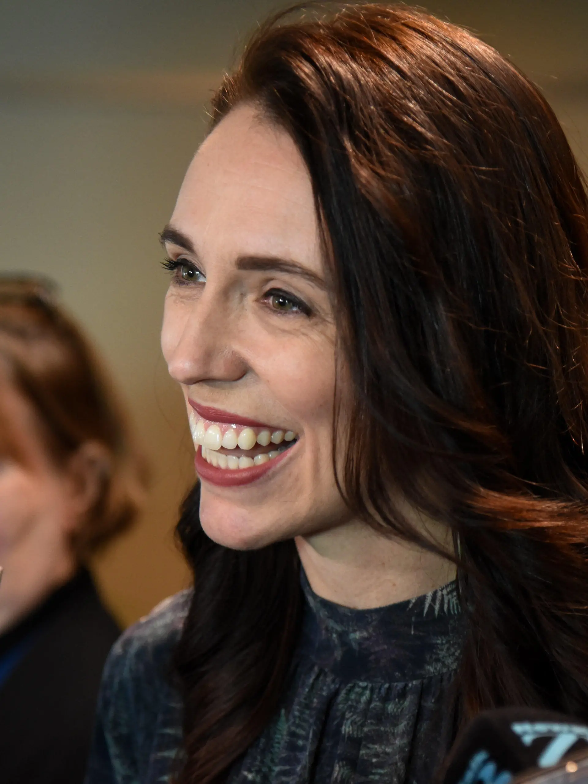 14.07.2021, Neuseeland, Wellington: Jacinda Ardern, Premierministerin von  Neuseeland spricht zu den Medien nach der Veranstaltung des New Zealand Institute of International Affairs im Nationalmuseum Te Papa. Foto: Ben Mckay/AAP/dpa +++ dpa-Bildfunk +++