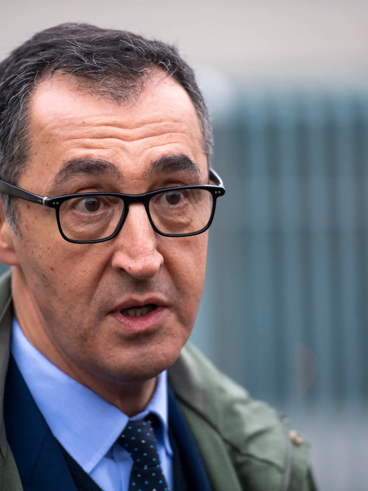 21.12.2022, Berlin: Cem Özdemir (Bündnis 90/Die Grünen), Bundesminister für Ernährung und Landwirtschaft, spricht bei einem Pressestatement nach einer Sitzung vom Bundeskabinett. Das Bundeskabinett hat sich mit einem Eckpunktepapier zur Ernährungsstrategie des Ministers befasst. Foto: Christophe Gateau/dpa +++ dpa-Bildfunk +++