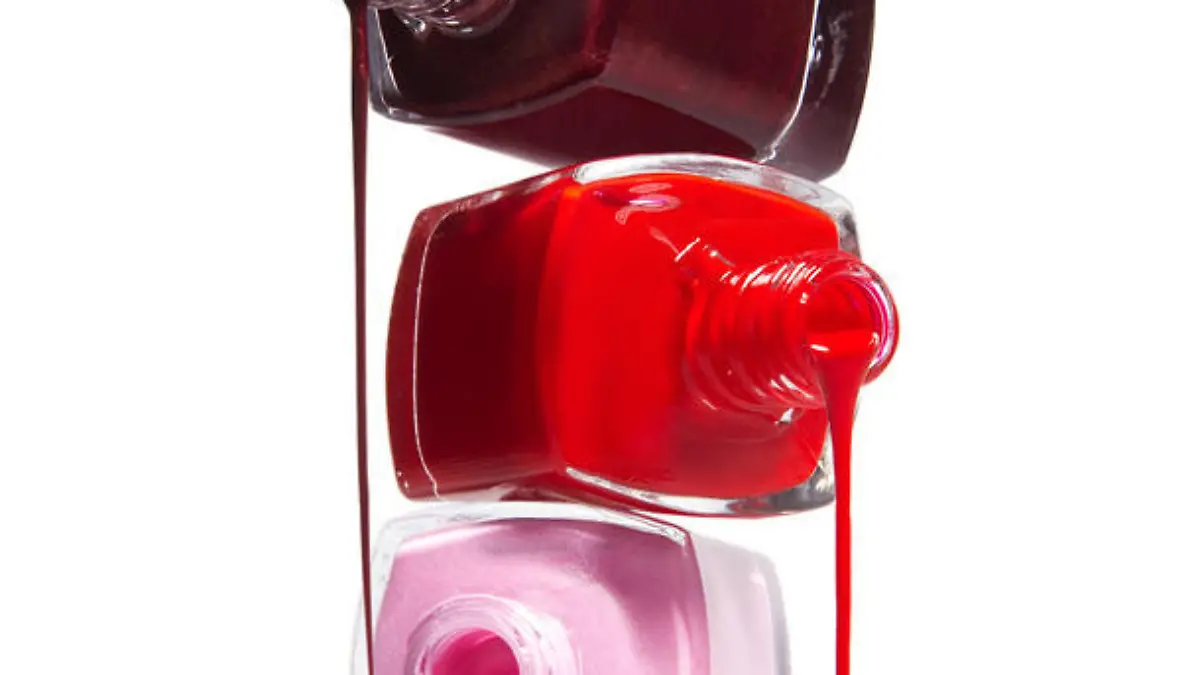 nagellack nagel fingernaegel Fotolia 12713304 S.jpg