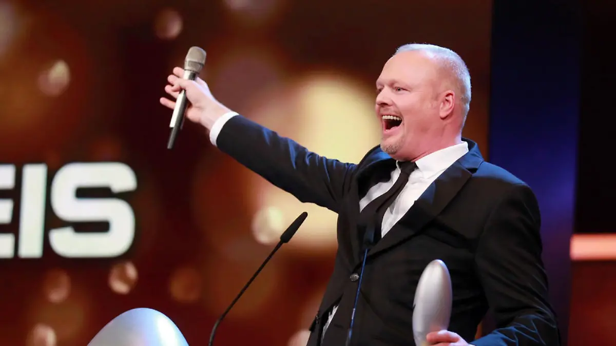 Stefan Raab feiert seinen Geburtstag und seinen Ehrenpreis