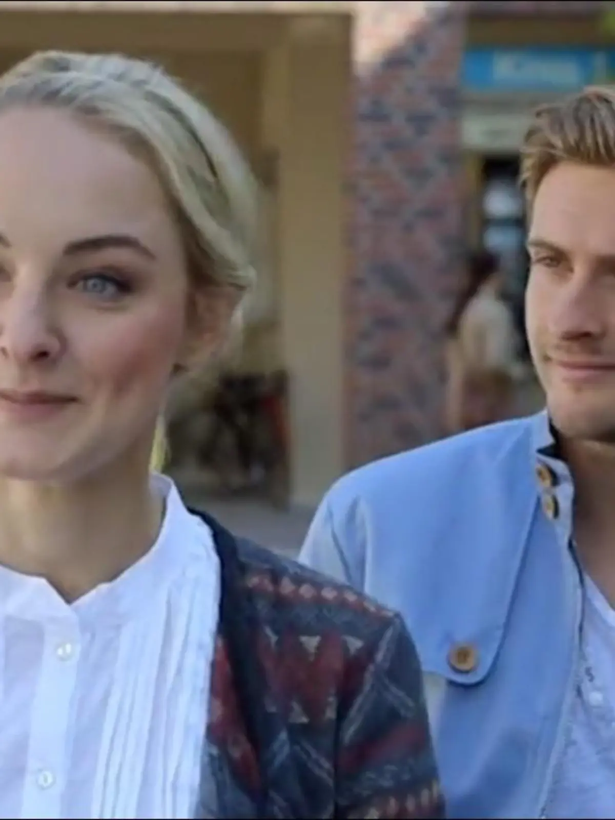 Philip (Jrn Schlnvoigt) Maja Brnning (Anne-Catrin Mrzke) 2