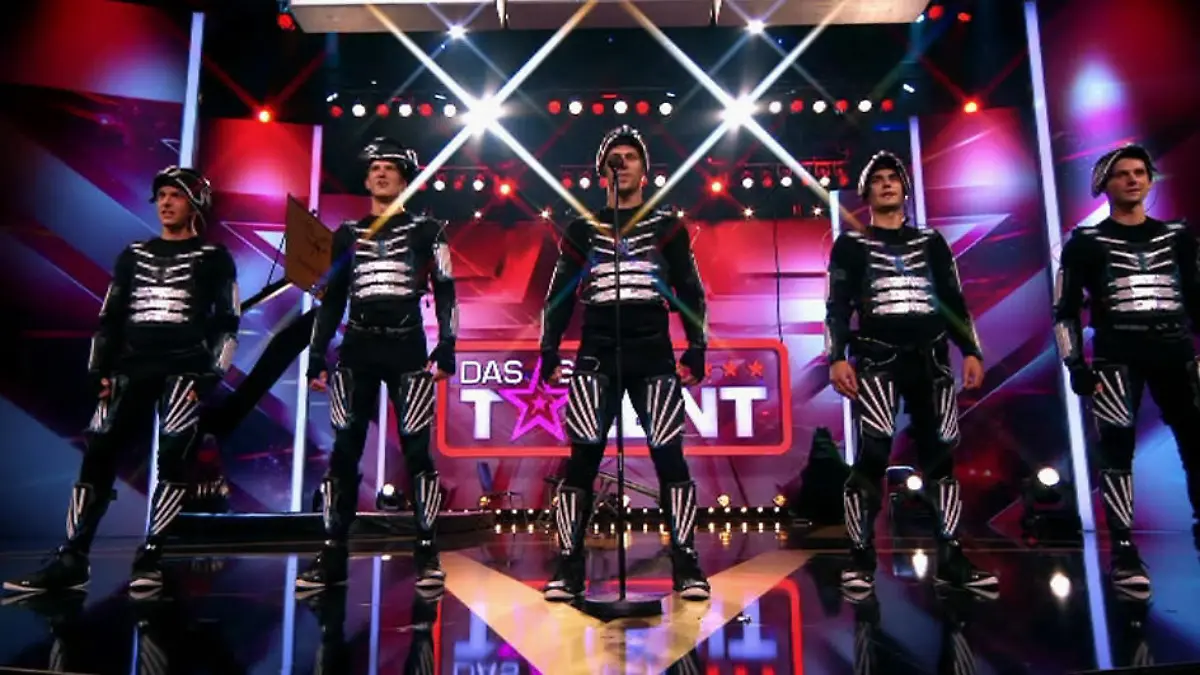 "Dunking Devils" können begeistern  Spektakuläre Lichtshow bei "Das Supertalent" 2015