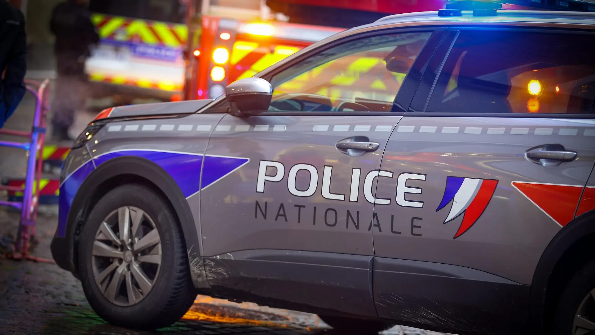 ©PHOTOPQR/L'EST REPUBLICAIN/Lionel VADAM ; Montbéliard ; 15/11/2022 ; Illustration - illuest - police nationale - policier - policiers - fait divers - faits divers - forces de l'ordre - FDO - enquête - patrouille - Montbéliard le 15/11/2022 - Une voiture de police lors d'une intervention à Montbéliard. Photo Lionel VADAM