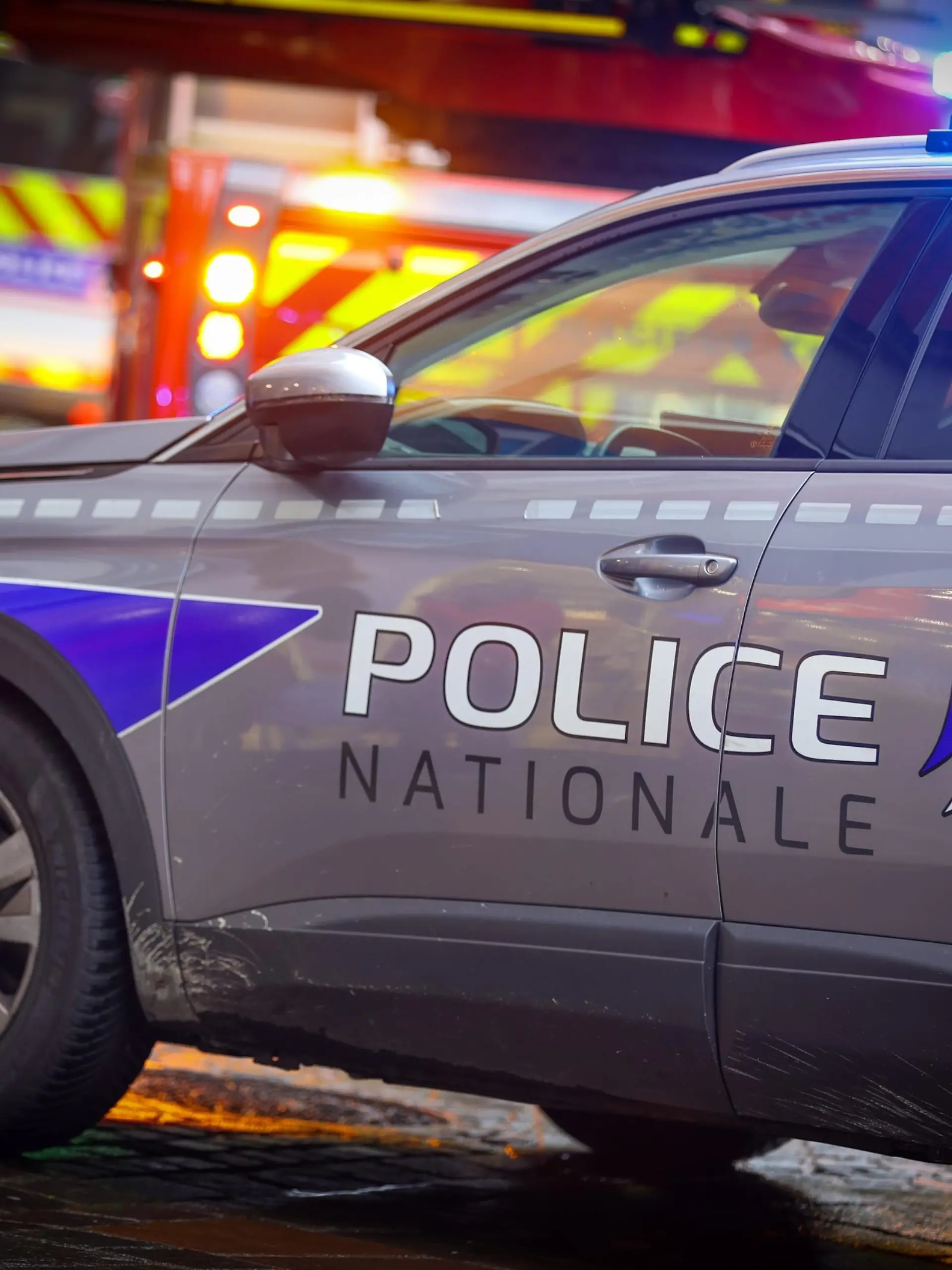 ©PHOTOPQR/L'EST REPUBLICAIN/Lionel VADAM ; Montbéliard ; 15/11/2022 ; Illustration - illuest - police nationale - policier - policiers - fait divers - faits divers - forces de l'ordre - FDO - enquête - patrouille - Montbéliard le 15/11/2022 - Une voiture de police lors d'une intervention à Montbéliard. Photo Lionel VADAM
