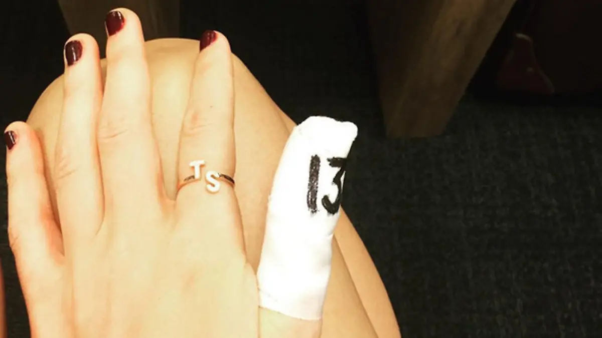 Hat sich an einem Küchenmesser verletzt: Taylor Swift