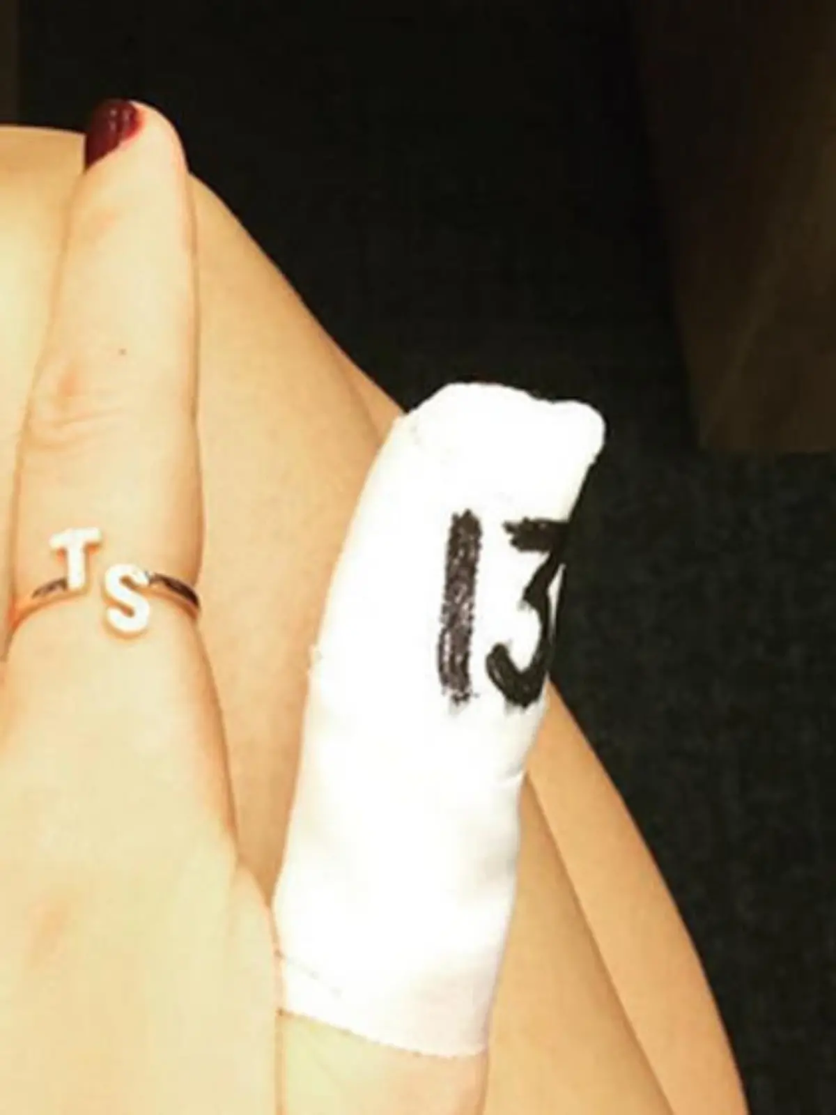 Hat sich an einem Küchenmesser verletzt: Taylor Swift