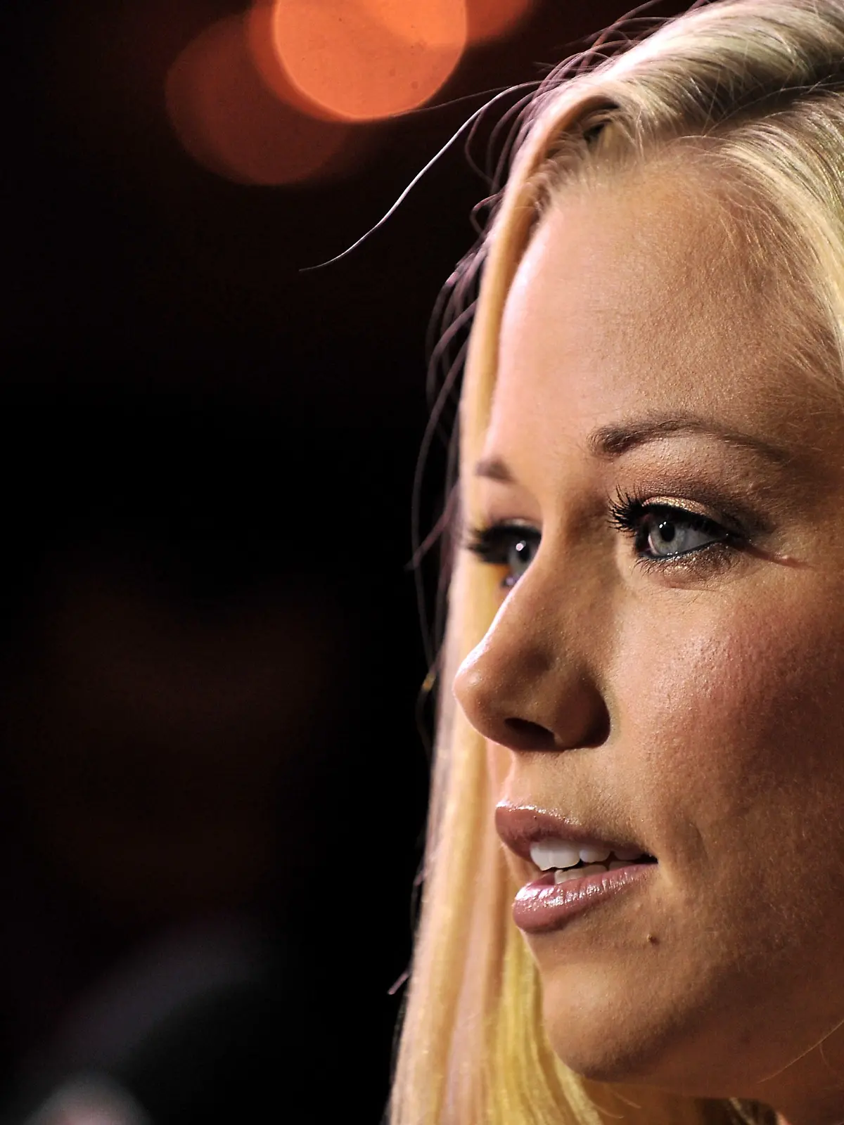 BEVERLY HILLS, CA - AUGUST 06:  Tv personality Kendra Wilkinson arrives to the Comcast Entertainment Group's Summer TCA Cocktail Party on August 6, 2010 in Beverly Hills, California.  (Photo by Alberto E. Rodriguez/Getty Images)